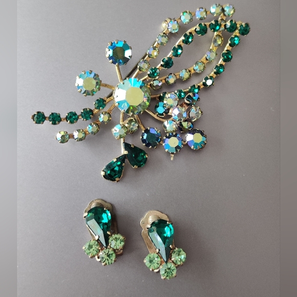 Vintage Made in Austria Crystal Brooch and Earrings Set - Picture 12 of 13